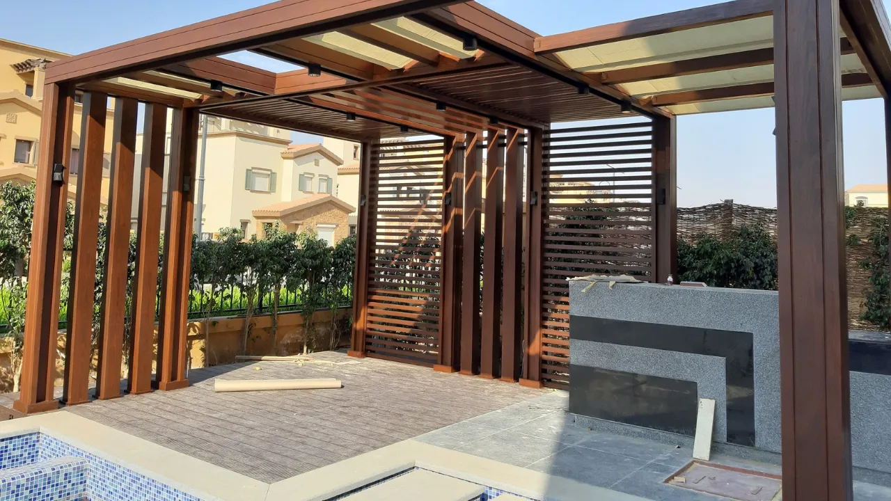Pergola de madera moderna para alberca
