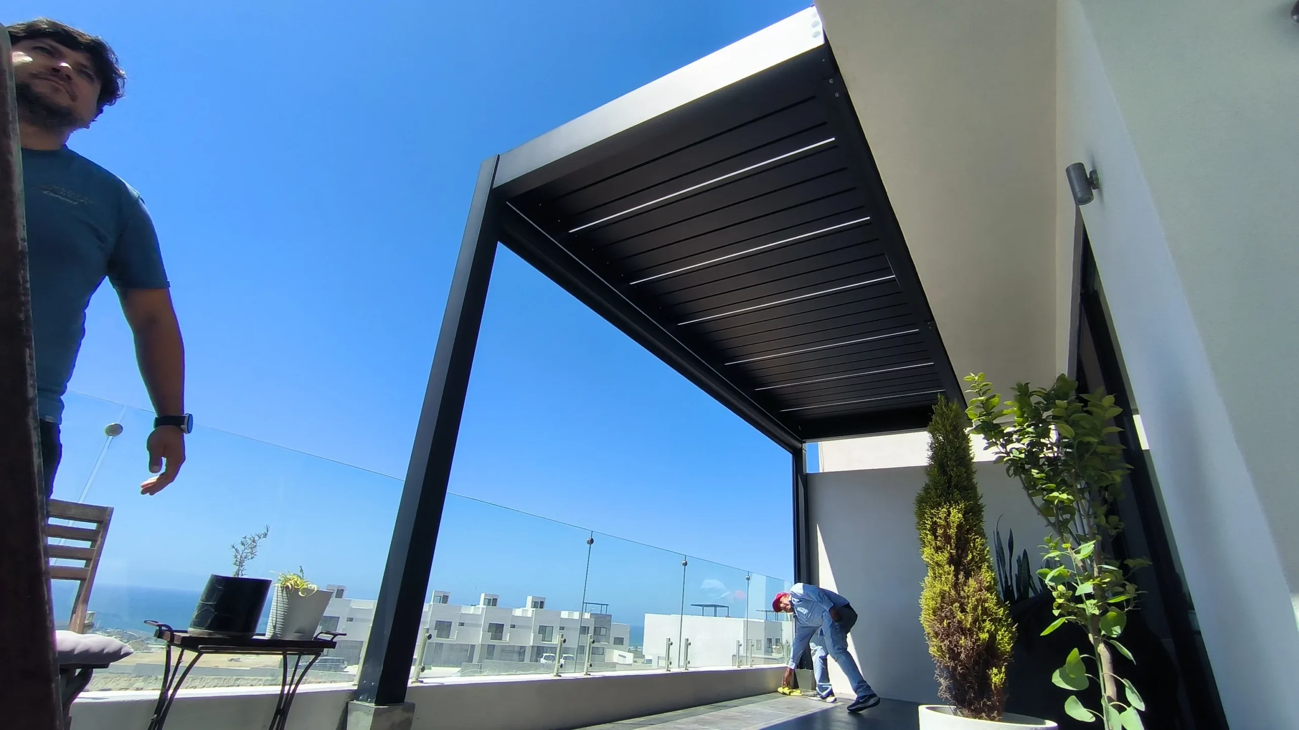 Pergola bioclimática personalizada en Tijuana cumbres del mar