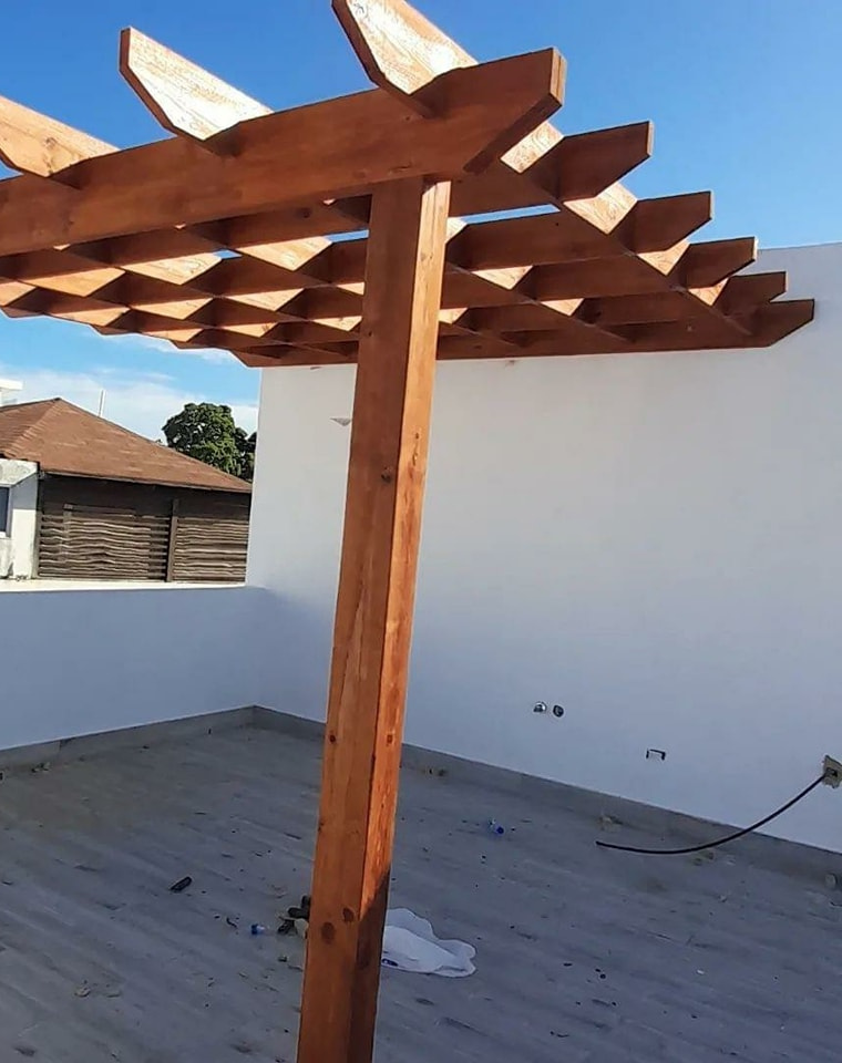 La primer pérgola de madera