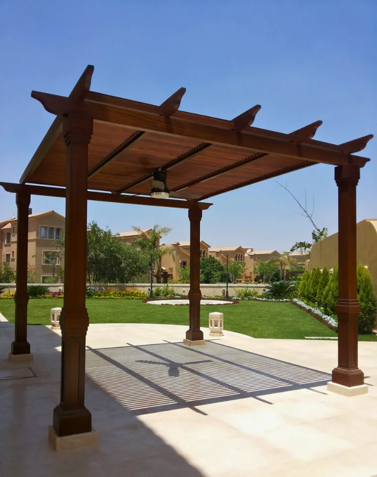 Pérgola moderna con abanico Pérgola moderna con abanico