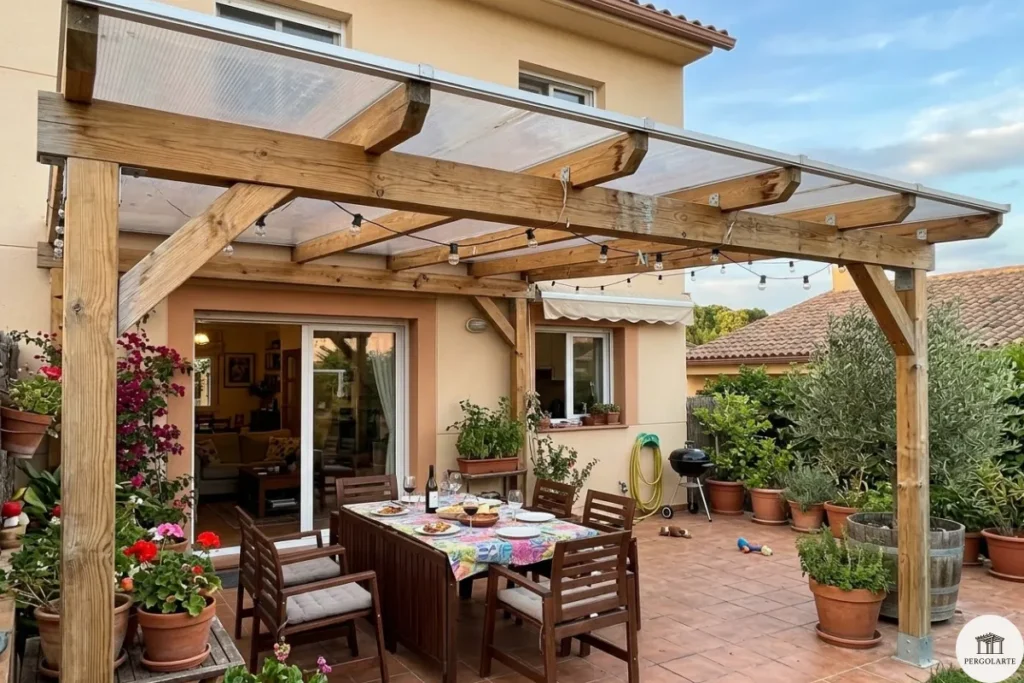 P&eacute;rgola con cubierta de policarbonato