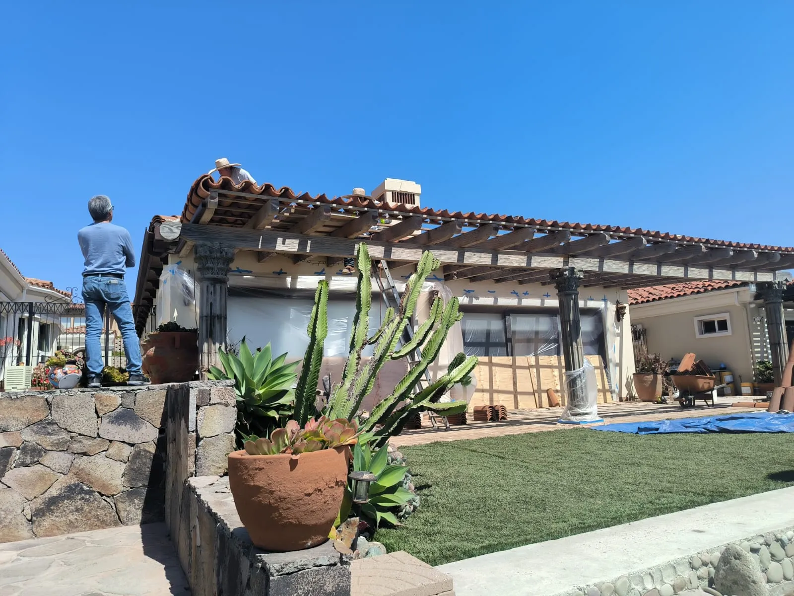 instalacion de teja en pergola